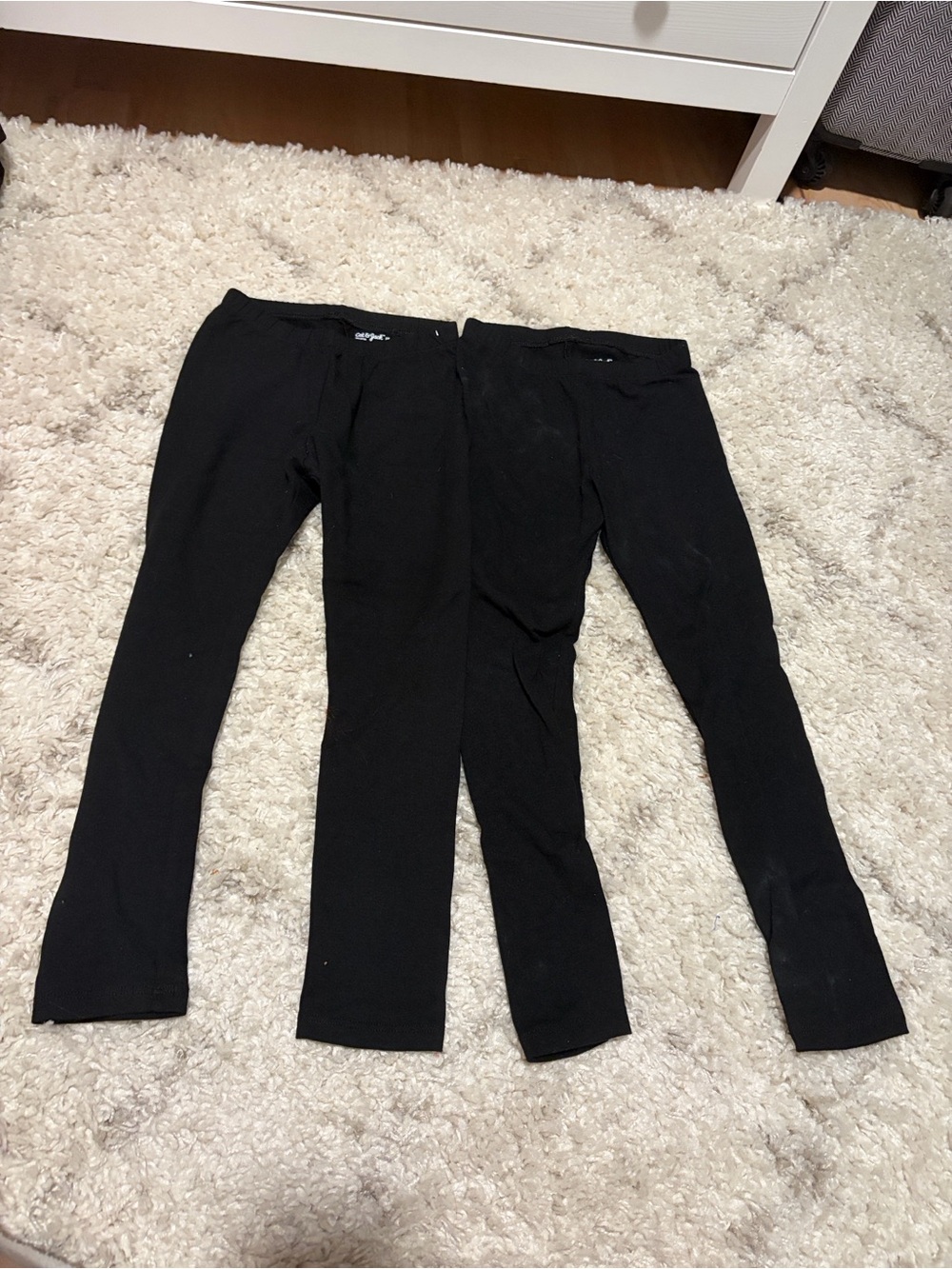 Never worn Cat and Jack black leggings (2)